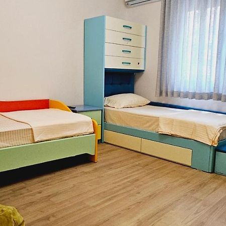Discover Tirana From Our 3-Room Apartment With Free Parking-Komuna E Parisit Exteriér fotografie