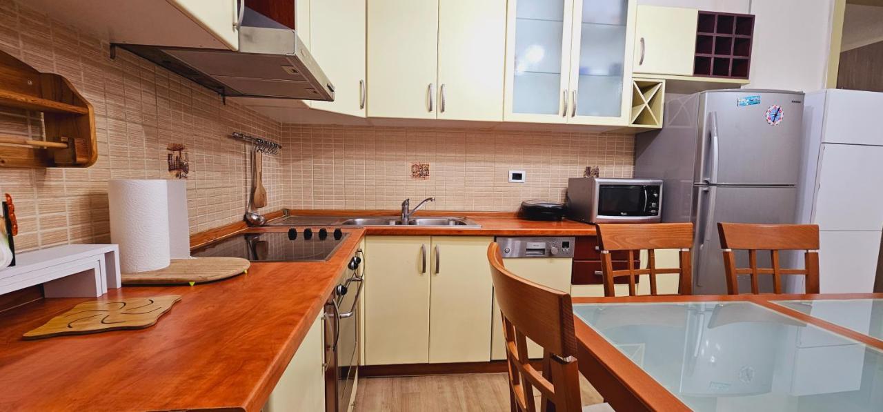 Discover Tirana From Our 3-Room Apartment With Free Parking-Komuna E Parisit Exteriér fotografie