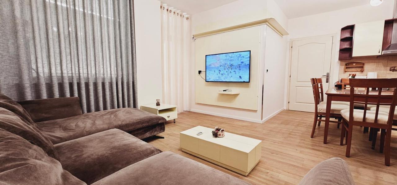 Discover Tirana From Our 3-Room Apartment With Free Parking-Komuna E Parisit Exteriér fotografie
