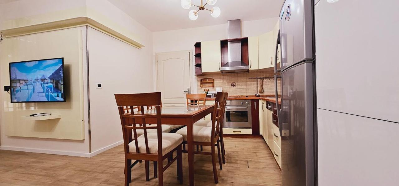 Discover Tirana From Our 3-Room Apartment With Free Parking-Komuna E Parisit Exteriér fotografie