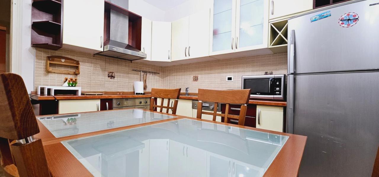 Discover Tirana From Our 3-Room Apartment With Free Parking-Komuna E Parisit Exteriér fotografie