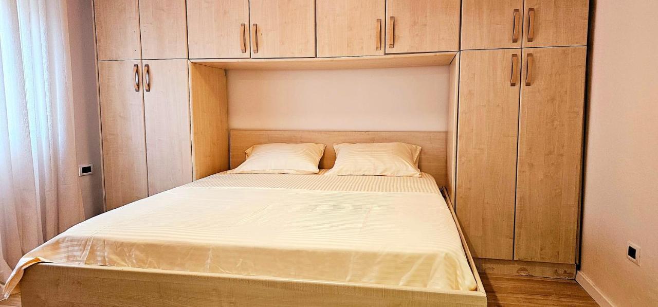 Discover Tirana From Our 3-Room Apartment With Free Parking-Komuna E Parisit Exteriér fotografie