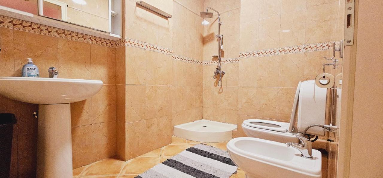 Discover Tirana From Our 3-Room Apartment With Free Parking-Komuna E Parisit Exteriér fotografie